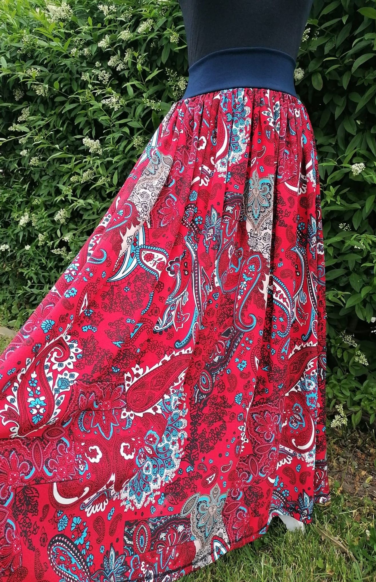 Dámská dlouhá sukně červená, krepová viskoza, vel. UNI