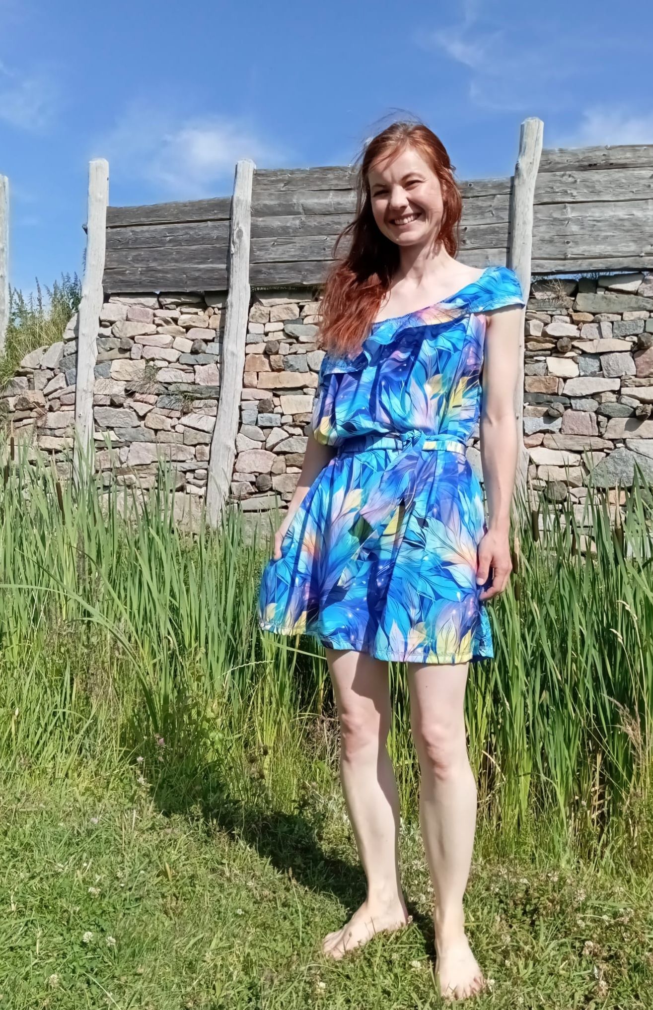NIKOLEX Dámské šaty Barevná pírka, vel. M/L