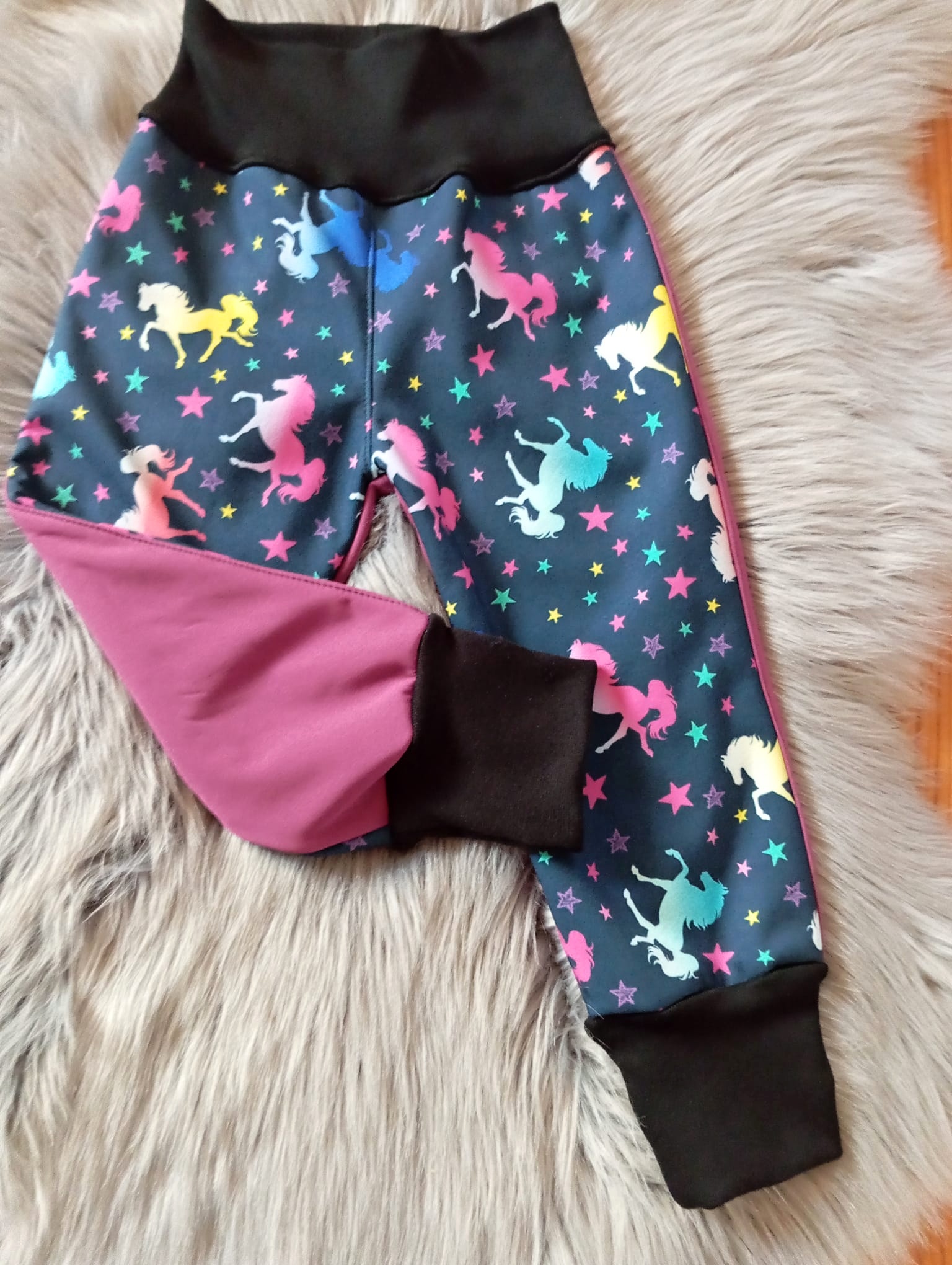 NIKOLEX Zimní softshellové kalhoty, vzor koník vel. 80/86