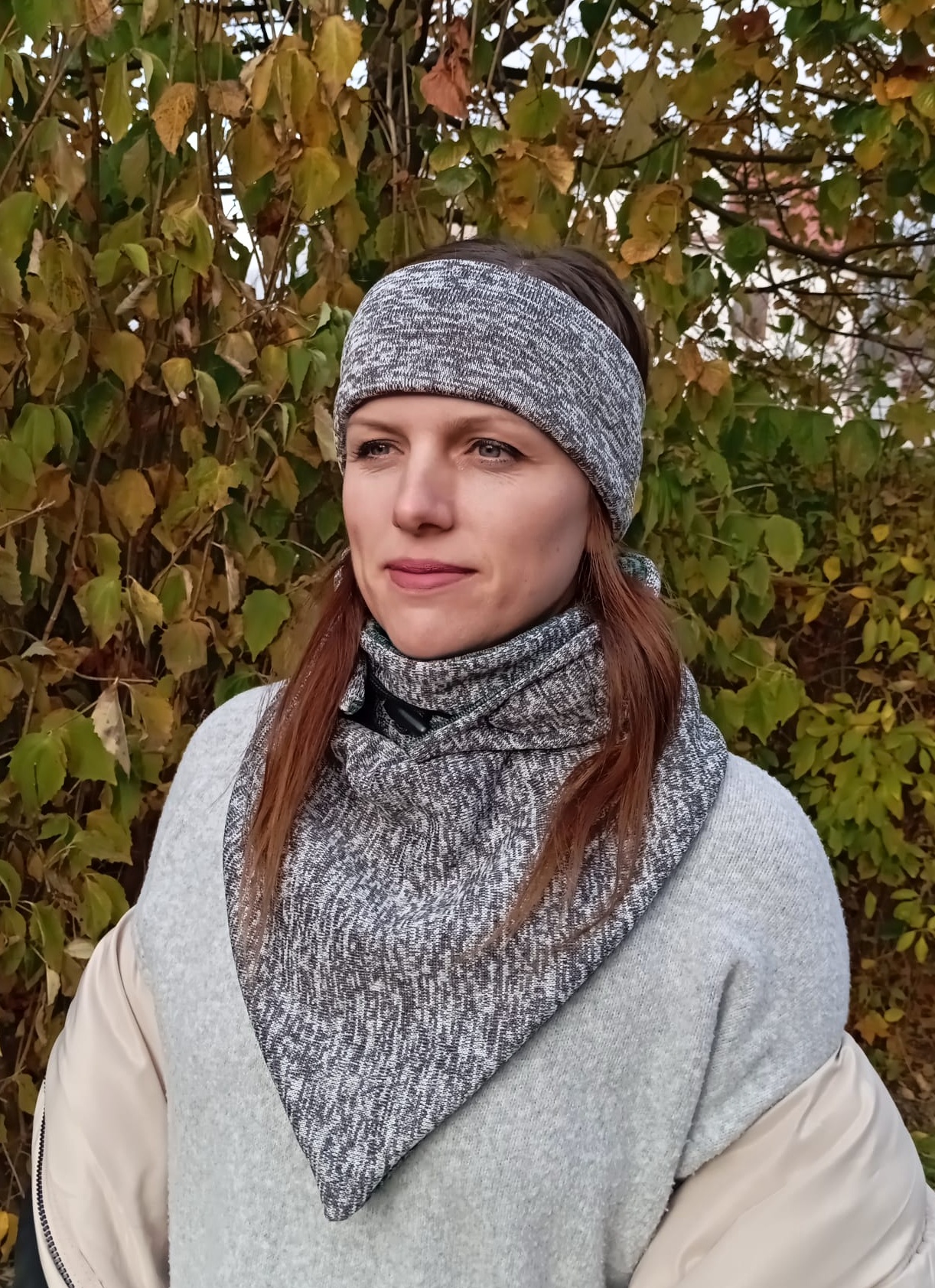 NIKOLEX Oboustranná svetrovinová čelenka barva hořčicová, vel. 53/55