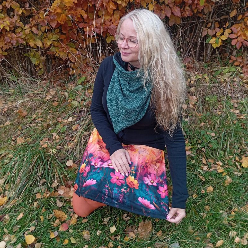 Točivá dámská půlkolová sukně z úpletu, Rozkvetlé květy, vel. S/L