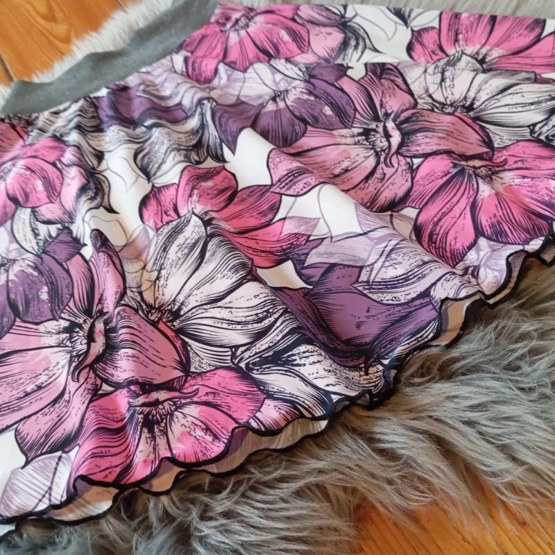 Dívčí letní sukně Květiny silky, vel. 8-10 let