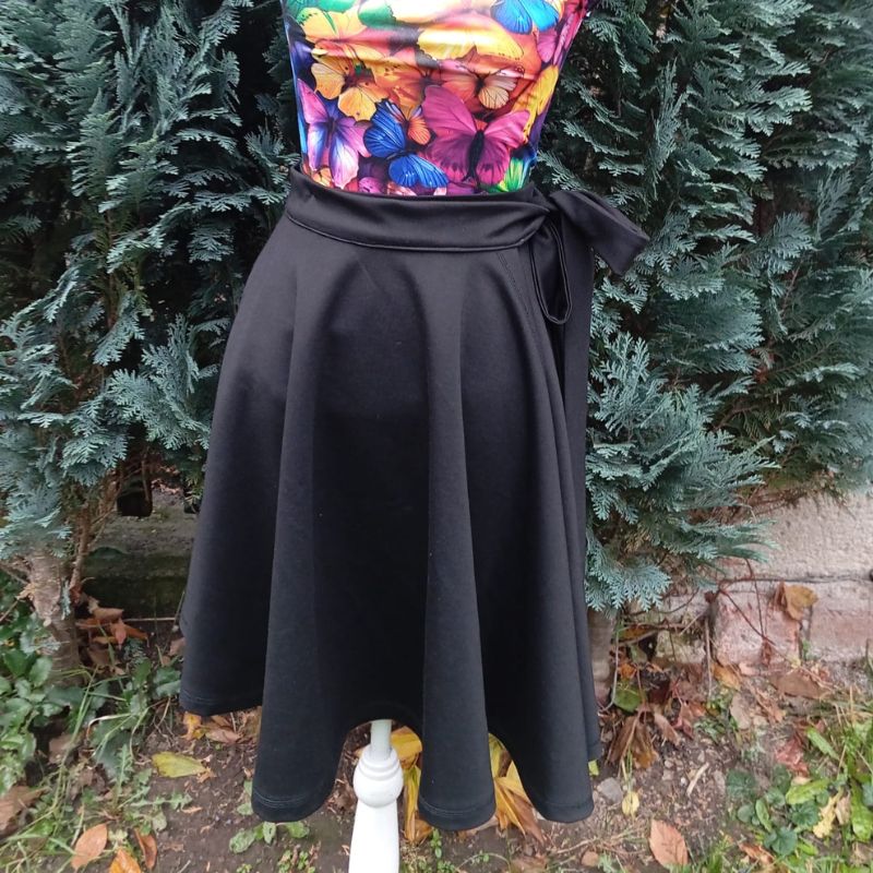Zavinovací kolová sukně z úpletu, černá, délka 50cm, vel. S/XL